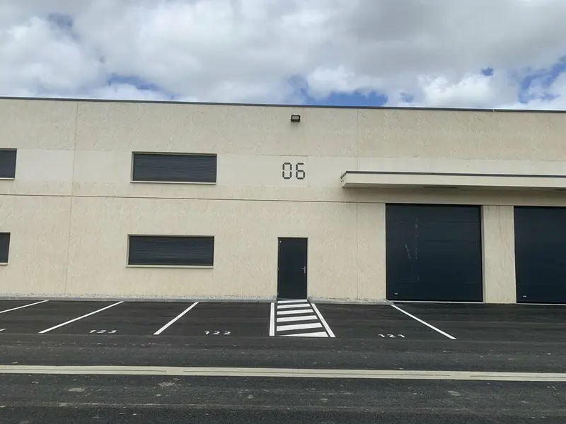 CELLULE DE 225 M² A VENDRE