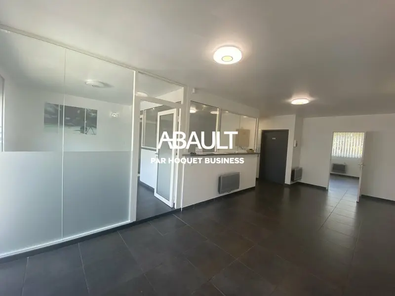A louer Local commercial  85m² Léguevin