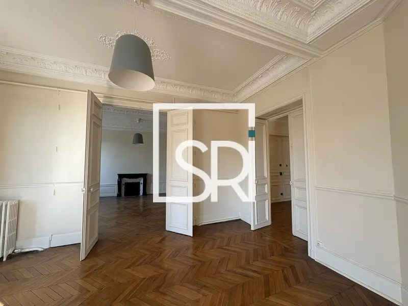 A LOUER - BUREAUX 180 M² CENTRE VILLE CLERMONT-FERRAND 63000