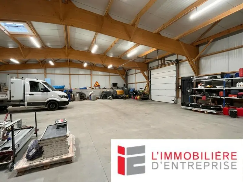 A VENDRE - LOCAL D'ACTIVITE - ST NOLFF