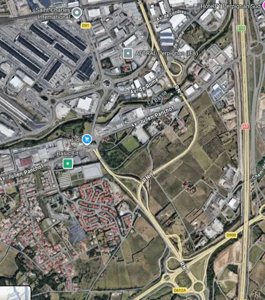 TERRAIN A VENDRE