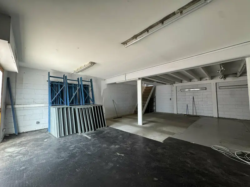 À louer  Local d'activité de 155 m² à Saint-Ouen-l'Aumône
