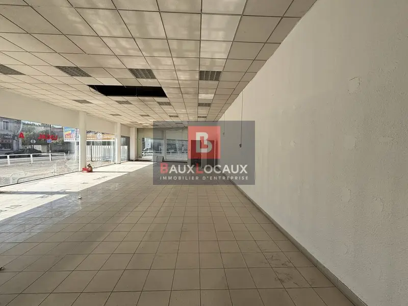 A louer Local commercial  1050m² Avignon