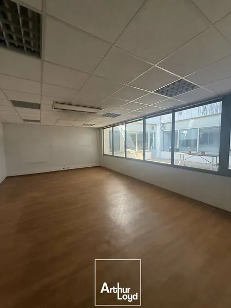 A louer Bureaux 441m² Tulle
