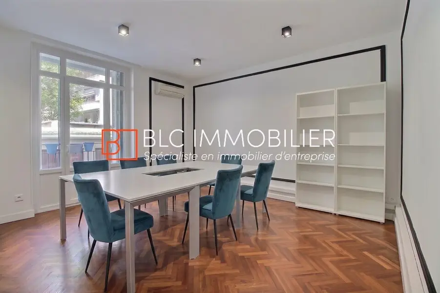 Bureaux à louer 95 m2 13008 Marseille