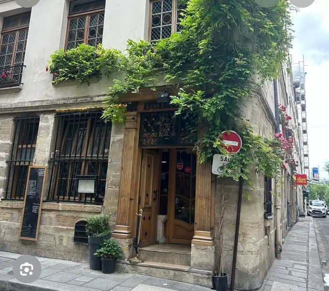 RESTAURANT DE CARACTÈRE AVEC LICENCE IV