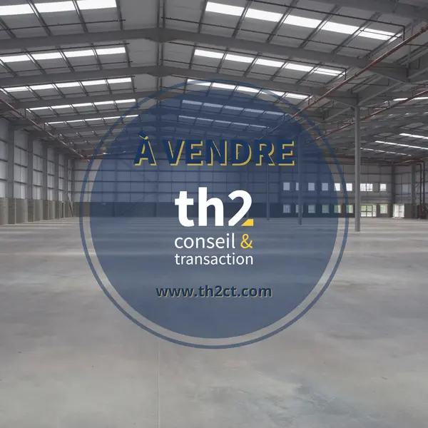 Local d'activité 600 m² et 300 m² de sous-sol Vire