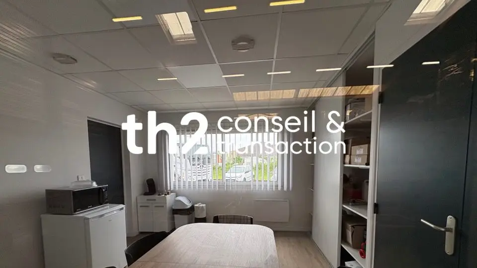 BUREAUX + ENTREPÔT À LOUER À 15 km DE SAINT-LÔ