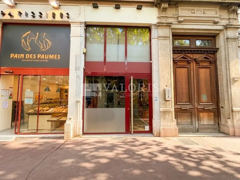 A louer Local commercial  80.08m² Lyon 08